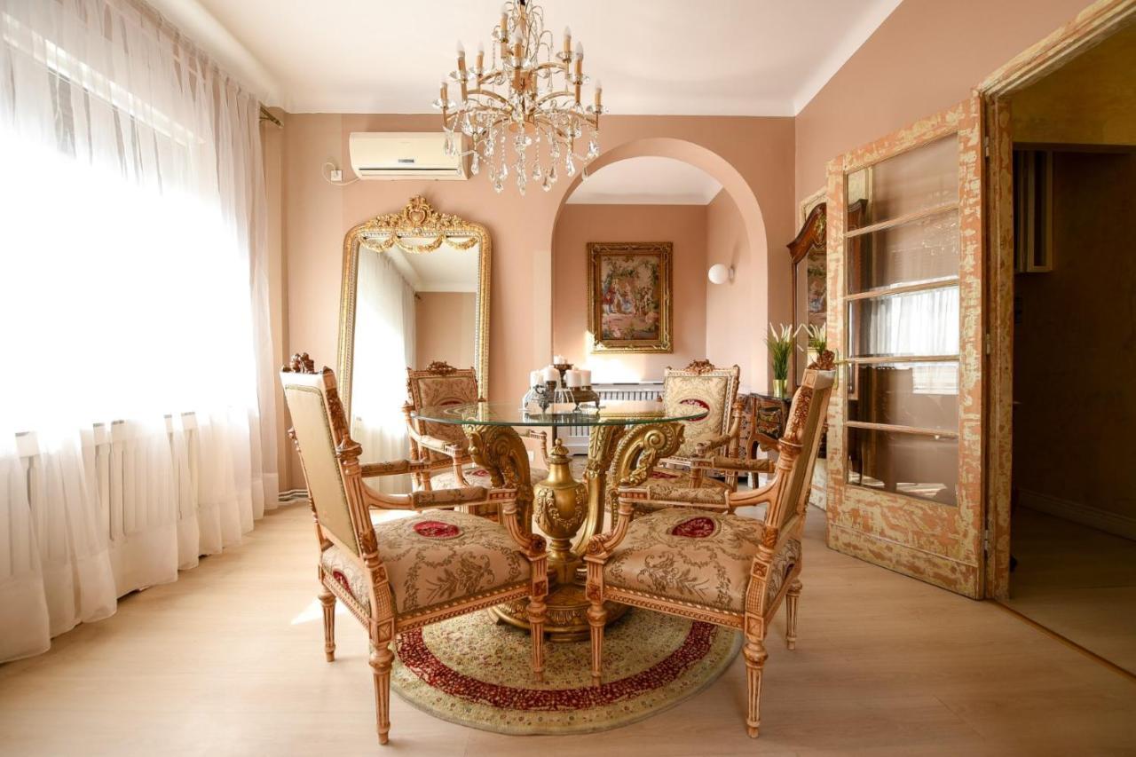 Baroque Splendor: Breathtaking Views & Design Daire Bükreş Dış mekan fotoğraf