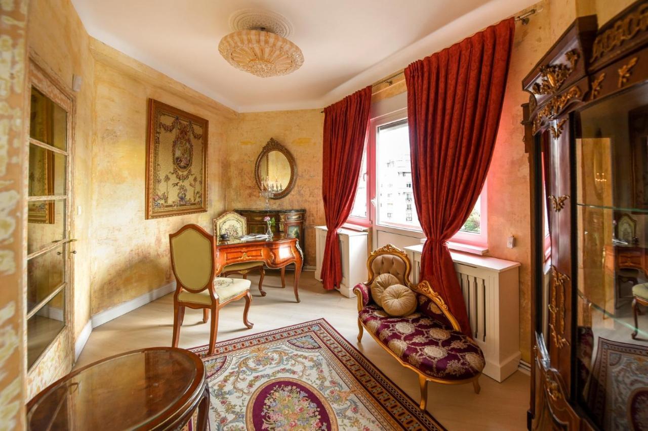 Baroque Splendor: Breathtaking Views & Design Daire Bükreş Dış mekan fotoğraf