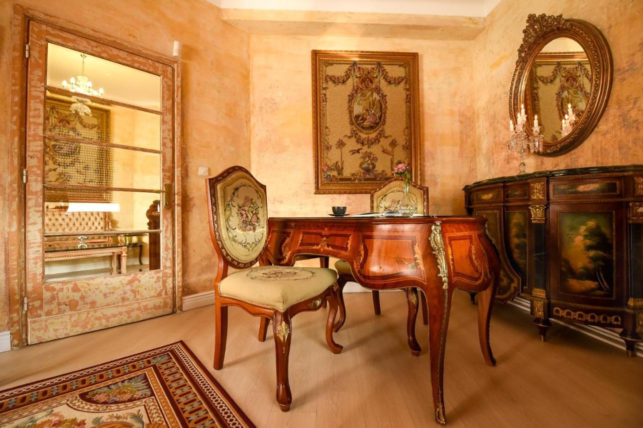 Baroque Splendor: Breathtaking Views & Design Daire Bükreş Dış mekan fotoğraf