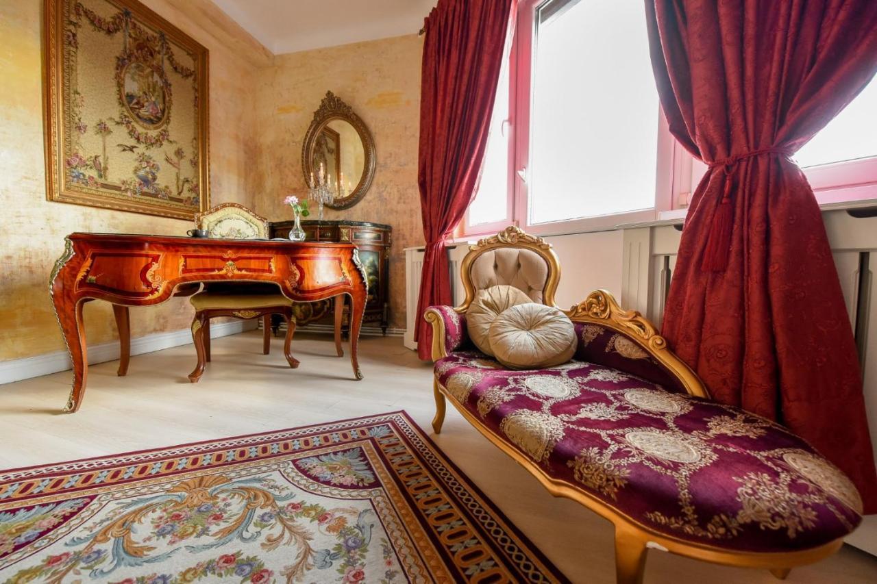 Baroque Splendor: Breathtaking Views & Design Daire Bükreş Dış mekan fotoğraf