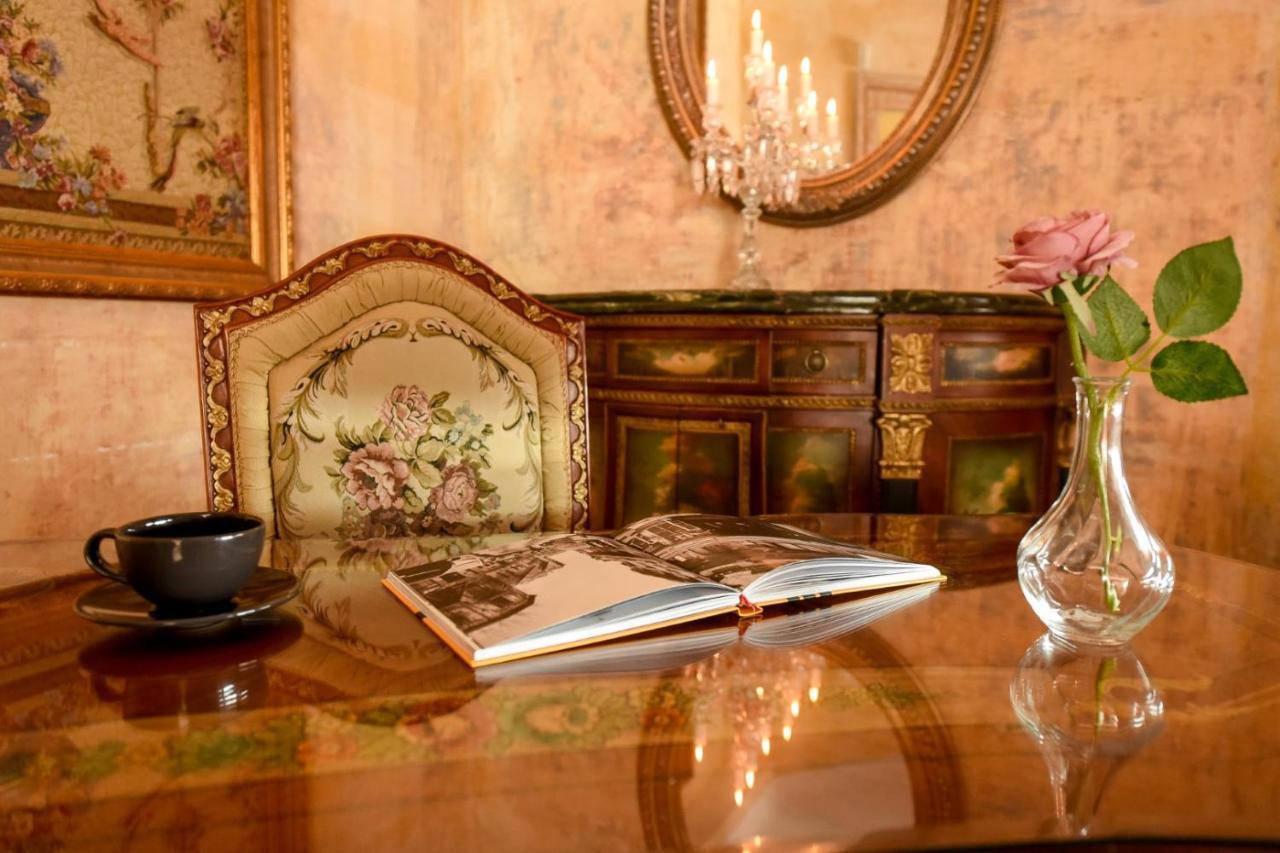 Baroque Splendor: Breathtaking Views & Design Daire Bükreş Dış mekan fotoğraf