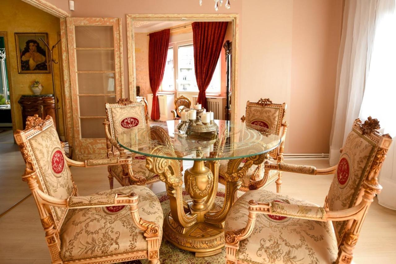 Baroque Splendor: Breathtaking Views & Design Daire Bükreş Dış mekan fotoğraf